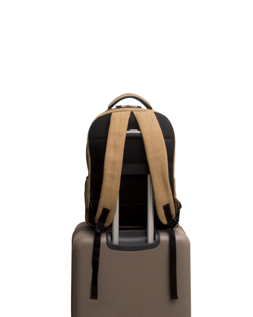 WhatsApp Image 2024 01 23 at 15.54.47 c6cb8692 - HANDY's Comfortable Laptop Backpack: The Stylish Accessory You Need Today