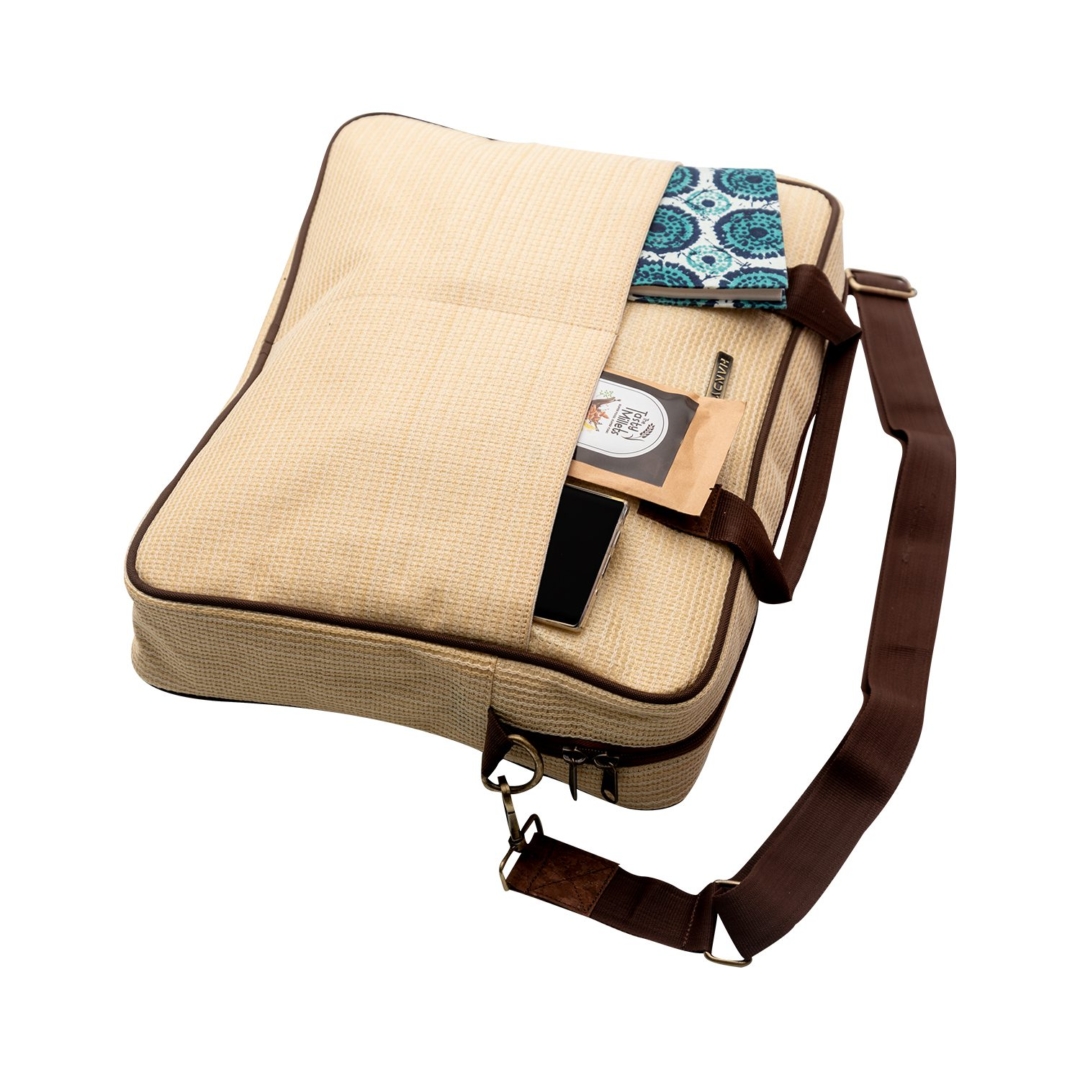 Laptop Messenger Bag easy carry 2 - The Comfort Messenger Bag